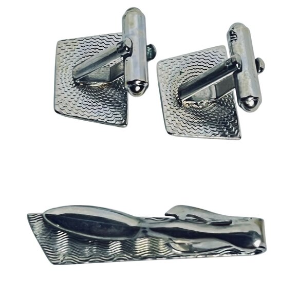 Vintage Textured Silver Tone And Clear Rhinestone Tie Bar And Cufflinks Set (605 - Picture 4 of 4